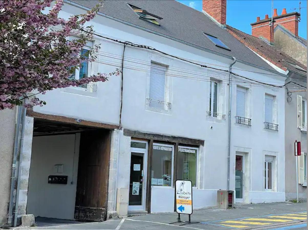 Chez Nous -Parking Gratuit Et Wifi A Vierzonアパートメント エクステリア 写真